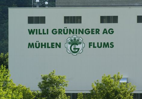 Willi Grüninger AG - Flachschrift an Firmenfassade