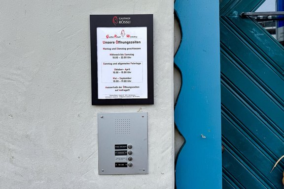 Gasthof Rössli - Schild mit Einschub Aluplatte lackiert, Einschub für A4