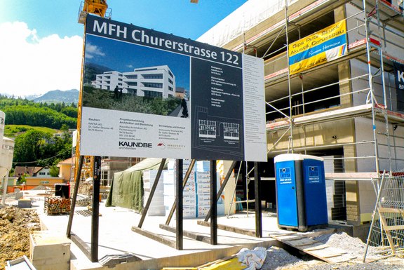 Baureklame Kaundbe Churerstrasse Baureklame, Druckwerbung, Bautafeln, Neubauausschreiben, Baustellenwerbung