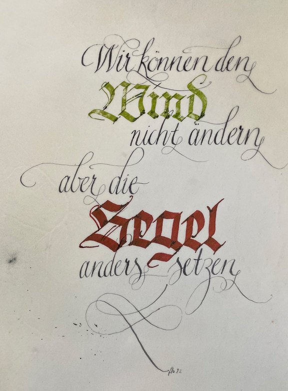 Kalligraphie = Kunst des schönen, dekorativen Schreibens von Hand Kalligraphie, Tinte, Feder, Farben