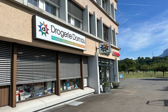 Drogerie Dornau - Neue Fassadenreklame Anschrift, leuchtend, Licht, LED