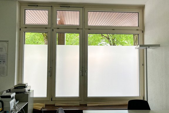 Stadt Buchs - Glasbeschichtung Sichtschutz, Folie, kleben, milchig