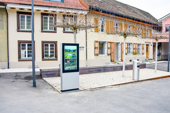 Gemeinde Langenbruck - Digitale Säule Digitale Werbung, digitale Anzeige