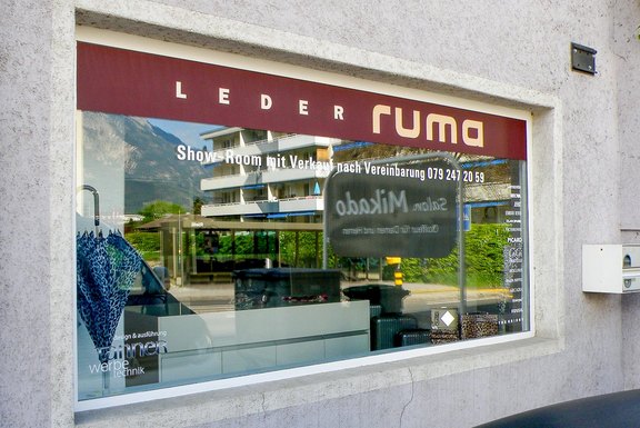 Leder Ruma - Schaufensterbeschriftung Schaufensterbeschriftung, Kleber
