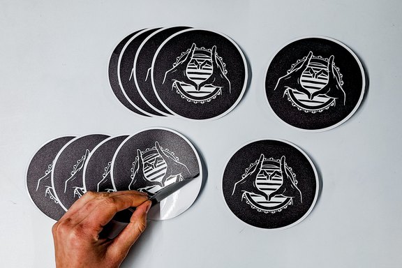 Fäastbänkler - Logokleber Sticker, Eigenwerbung, Konturschnitt, UV-Druck