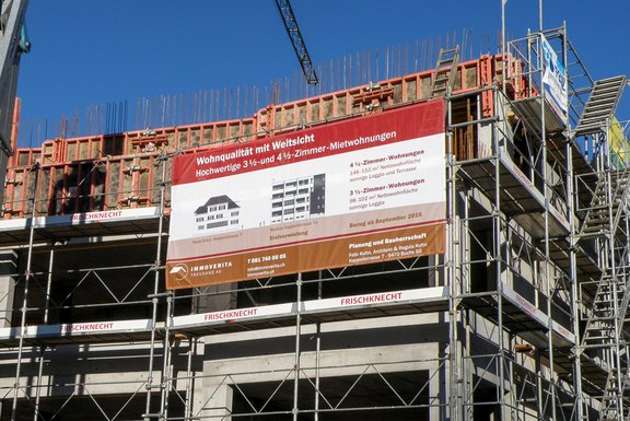 Immoverita Gitternetz, Gerüst Baustellenbanner, Baustellenwerbung, Gerüstwerbung, Gitternetzbanner, Bauzaun, Druckwerbung