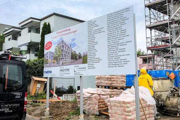 Baureklame, Mehrfamilienhaus, Dübendorf Baureklame, Druckwerbung, Bautafeln, Neubauausschreiben, Baustellenwerbung