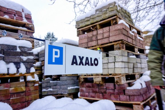 AXALO - Parkplatzschild Parkplatzschild, hängend, Drahtseil