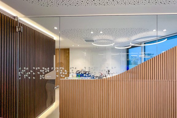 Bürobeschriftungen Tschütscher_Zahnärzte_Bürobeschriftung.jpg