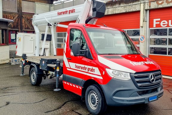 Feuerwehr Grabs - Fahrzeugbeschriftung Feuerwehrauto, Beschriftung, Folie, reflektieren