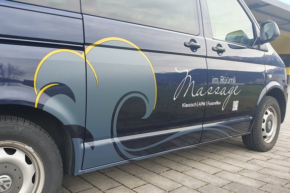 Massage im Rüümli - Fahrzeugbeschriftung Busbeschriftung, Teilfolierung, Massagen