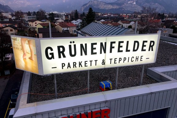 Grünenfelder - leuchtende Dachreklame Dachreklame, LED, XXL Kasten