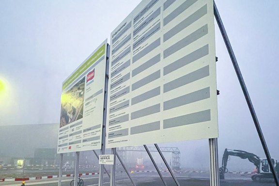 BR Hilcona Schaan Baureklame, Druckwerbung, Bautafeln, Neubauausschreiben, Baustellenwerbung