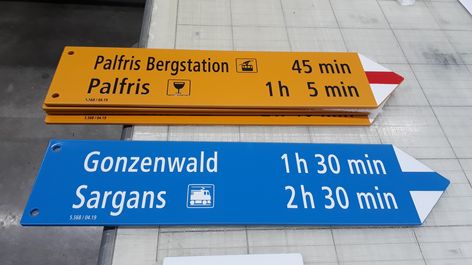 Wegweiser, Stationen, Talstation, Bergstation, Restaurant, Café, Alpbeiz 