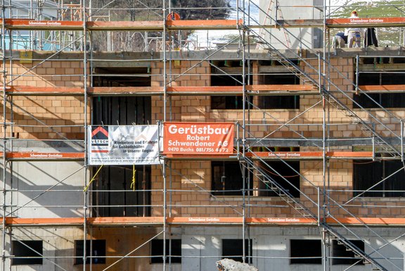 Gerüstbanner, Gerüstbau Baustellenbanner, Baustellenwerbung, Gerüstwerbung, Gitternetzbanner, Bauzaun, Druckwerbung