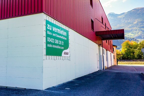 Axalo - bedruckte Werbeblache Axalo_Immobilien_Werbebanner_verspannt.jpg