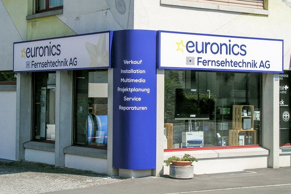 Euronics - Ladenanschrift mit Leuchtkästen Ladenanschrift, Leuchtelemente, LED