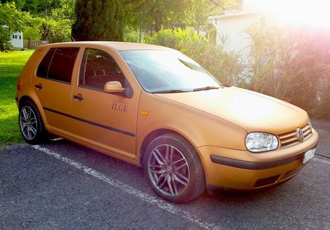 VW Golf Vollverklebung orange metallic