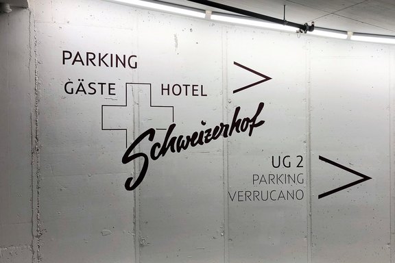 Schweizerhof - Werbung an der Wand Wandtattoo, Folie, geschnitten, schwarz