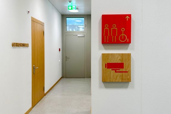 Hinweisschilder bedruckt Hinweisschilder.jpg