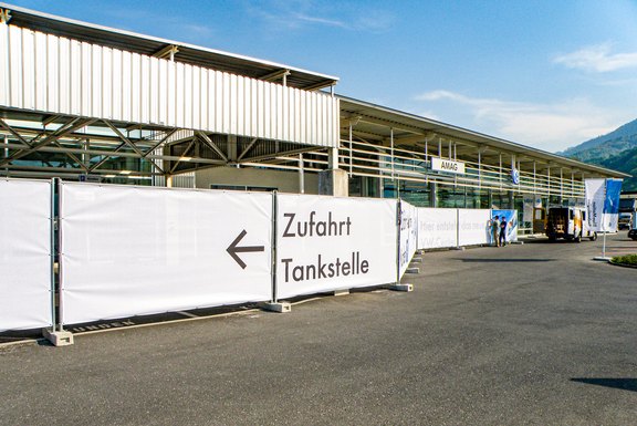 AMAG, Bauzaun, Banner Baustellenbanner, Baustellenwerbung, Gitternetzbanner, Bauzaun, Druckwerbung