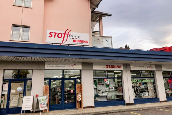 Stoff Huus - Dachreklame Schrift, Kasten, LED, Leuchtkasten