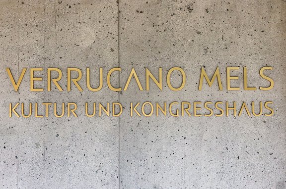 Flachschrift aus Messing Flachschrift.jpg