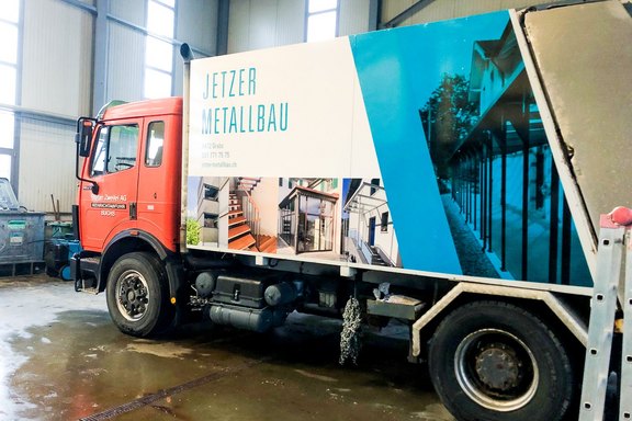 Jetzer Metallbau - Kehrichtwagen Beschriftung Kehrichtwagen, Folierung, Werbung, bedruckt