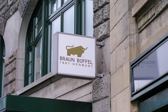 Ladenanschrift als Leuchtkasten Ladenanschrift, leuchtend, Kasten