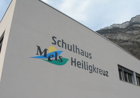 Gebäudebschriftung Schulhaus