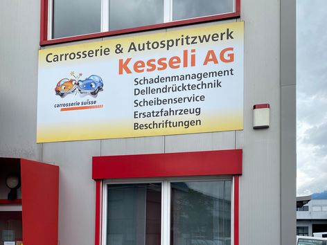 Carrosserie & Autospritzwerk Kesseli - Fassadenbeschriftung