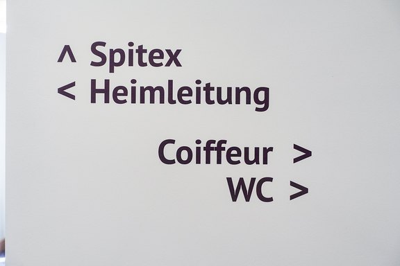 Wandbeschriftung aus Folie Büelriert_Folien_Plott.jpg