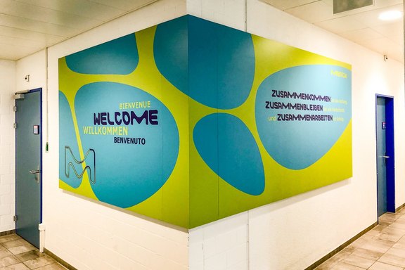 Wandverkleidung im Innenbereich Merck_Wandplatten.jpg