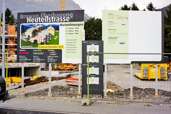 Grob Heuteilstrasse Bad Ragaz Baureklame, Druckwerbung, Bautafeln, Neubauausschreiben, Baustellenwerbung