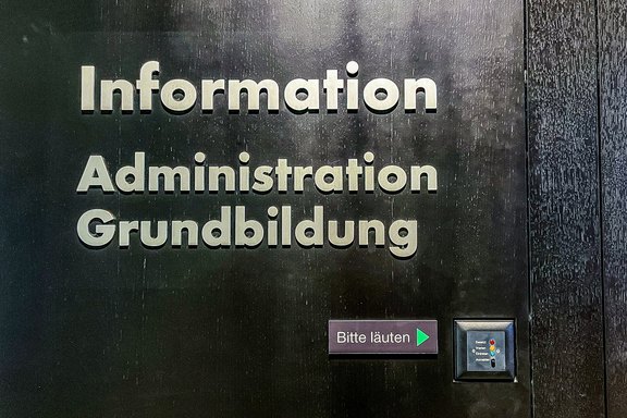 BZBS Buchs - Informationsbeschriftung Innenbeschriftung, Hinweis, Information